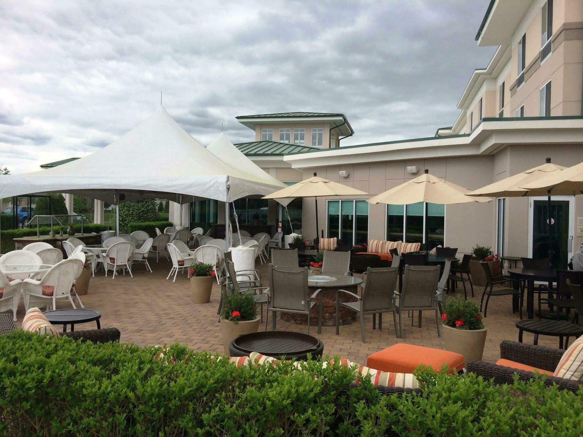 Hilton Garden Inn Riverhead Exteriér fotografie